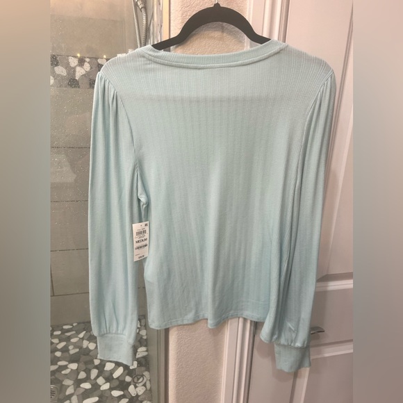 ON-34th Top - Picture 2 of 5